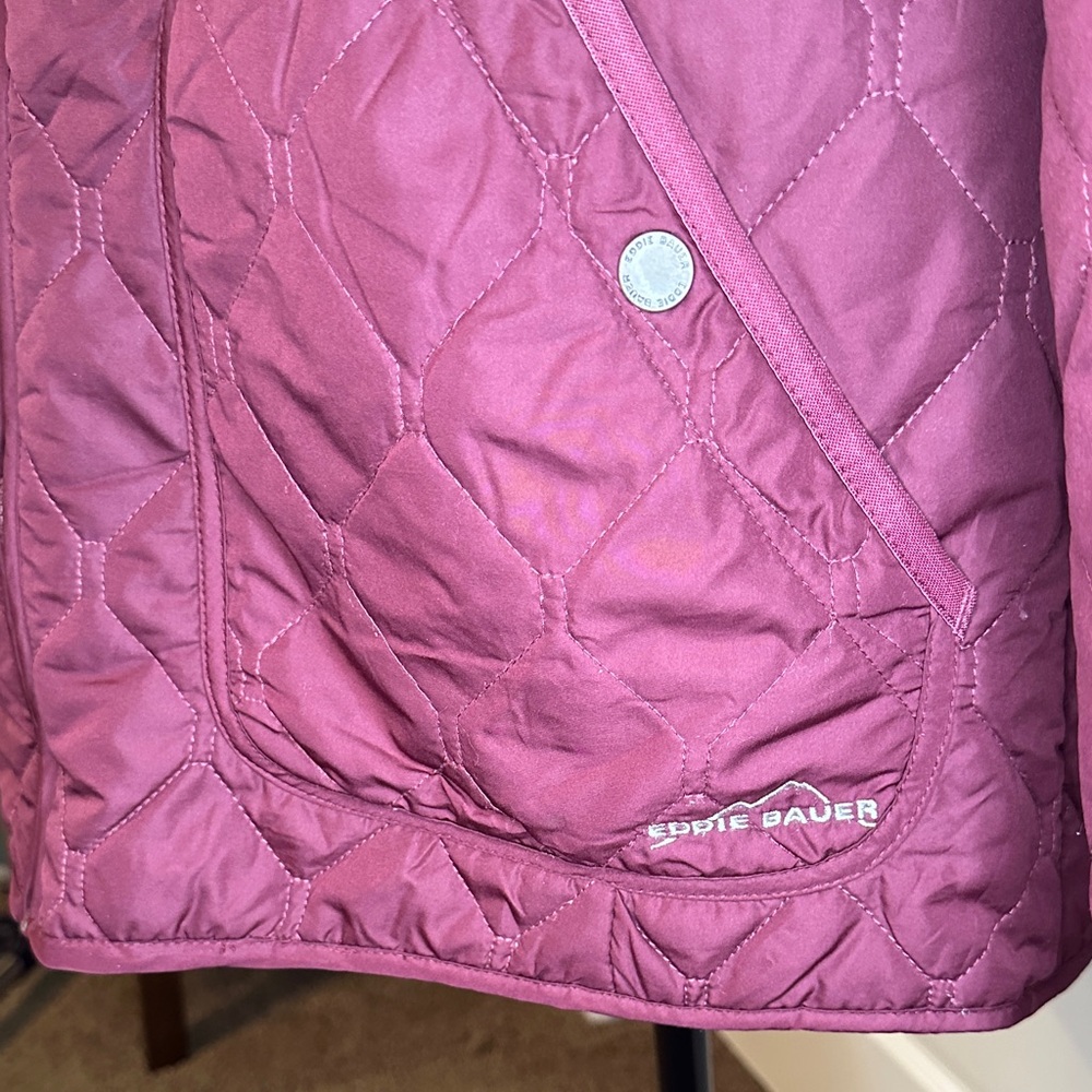 Eddie Bauer Women's Burgundy Quilted Puffer Jacket - Picture 2 of 7